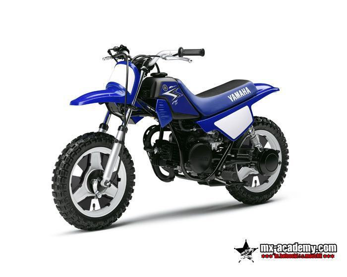 Dirt bike rental in Dubai for children: blue Yamaha PW50 kids' bike with small wheels, product photo on white